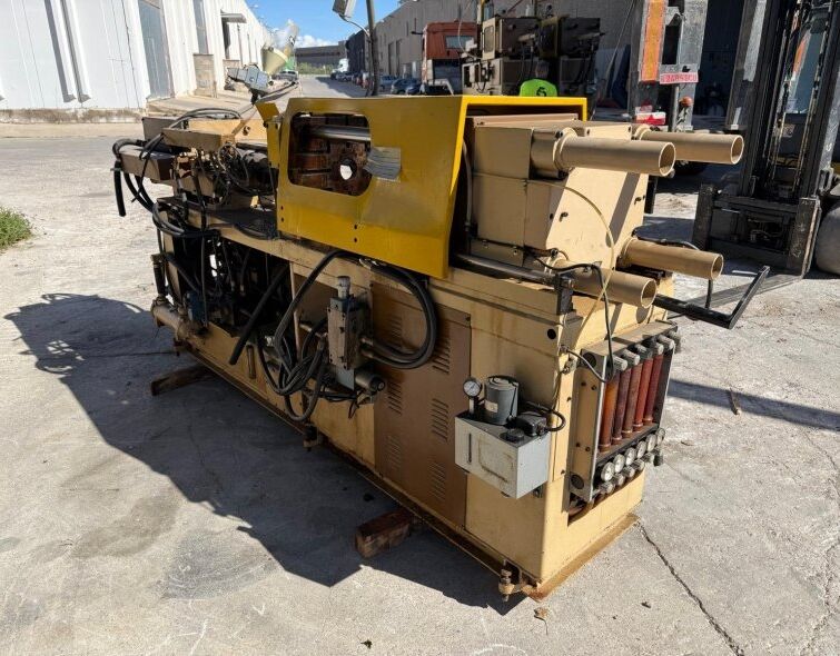 SOMAR MACHINE DE MOULAGE PAR INJECTION PLASTIQUE